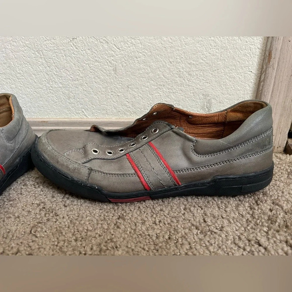 V ITALIA Men's Armando Soft Leather Sneaker Shoes Gray/red Size 41 (8) Lace up - Picture 4 of 15